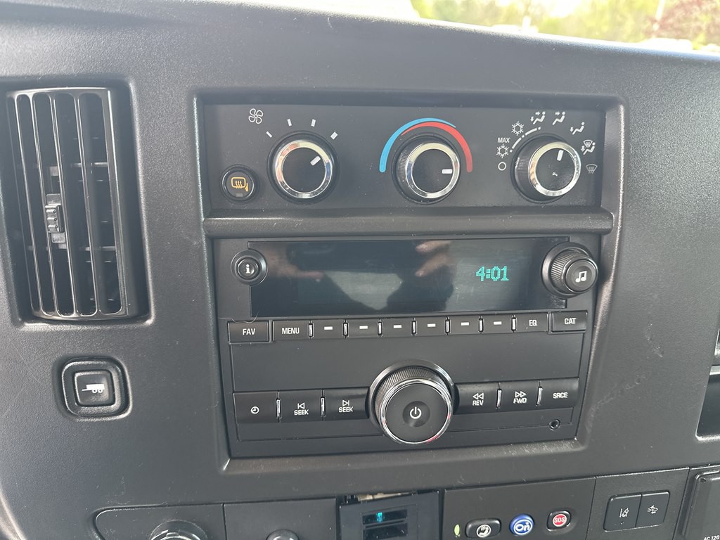 2021 GMC Savana Image 14