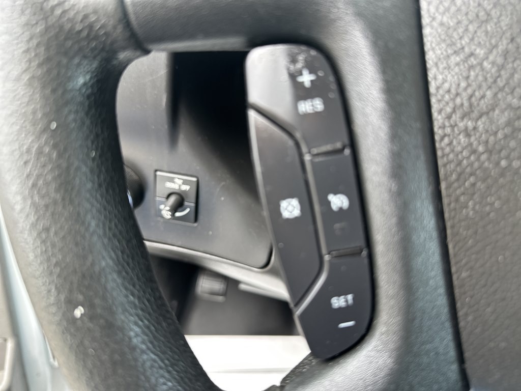 2021 GMC Savana Image 16
