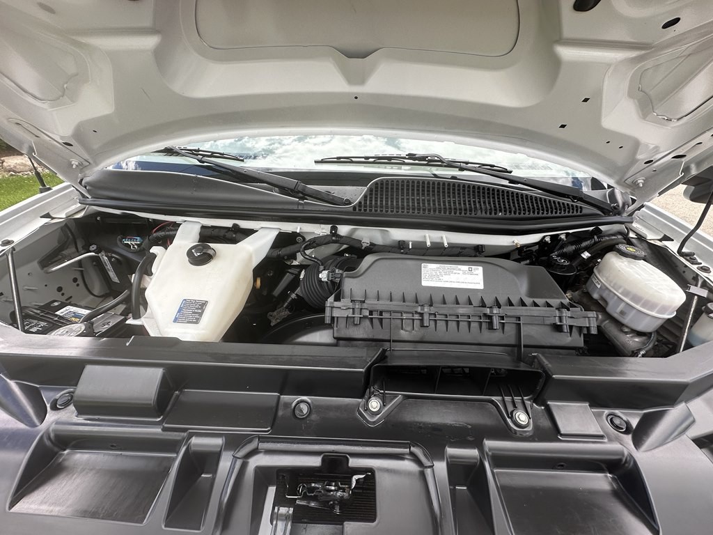 2021 GMC Savana Image 20