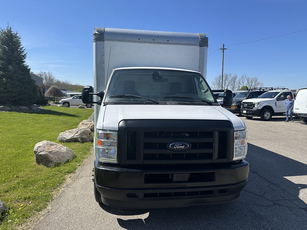 2022 Ford Econoline Image 2