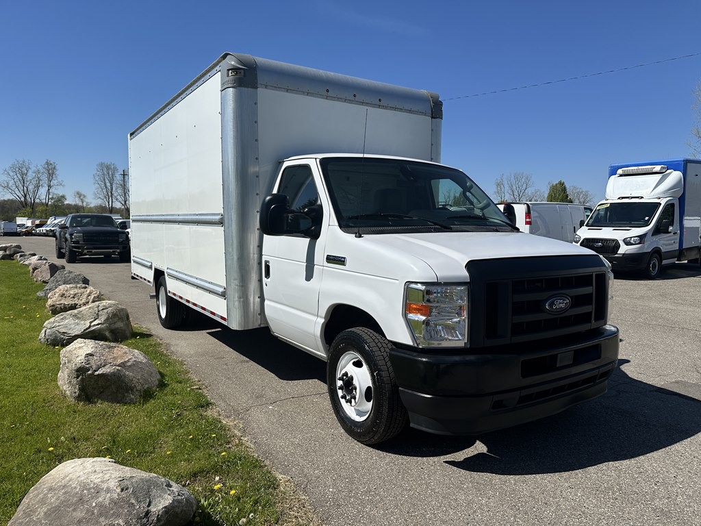 2022 Ford Econoline Image 3