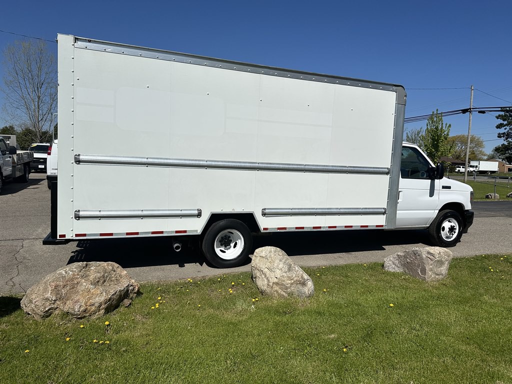 2022 Ford Econoline Image 8