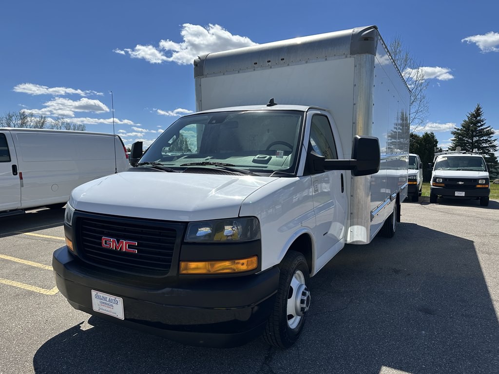 2021 GMC Savana Image 2