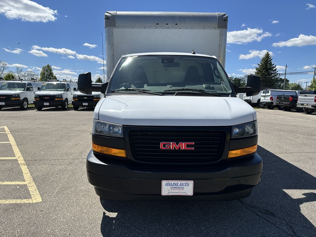 2021 GMC Savana Image 3