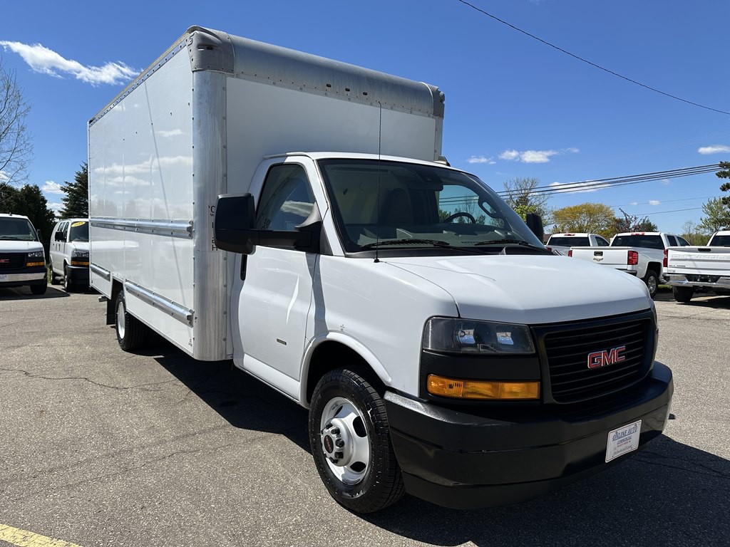 2021 GMC Savana Image 4