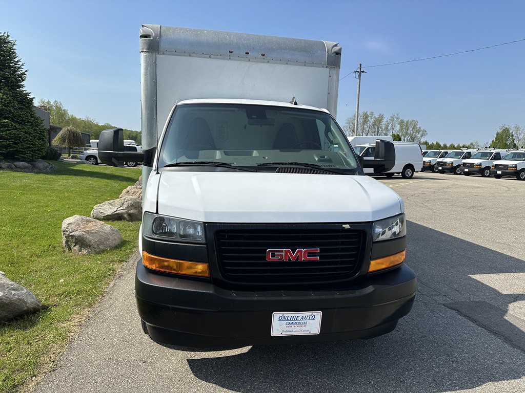 2021 GMC Savana Image 3