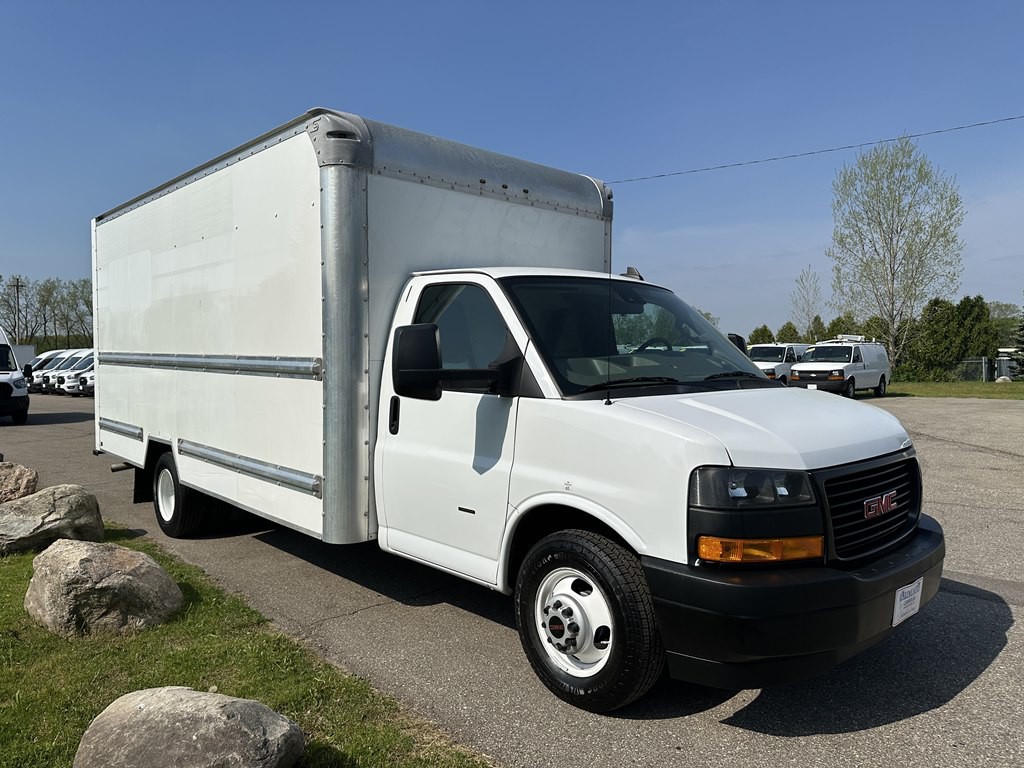 2021 GMC Savana Image 4