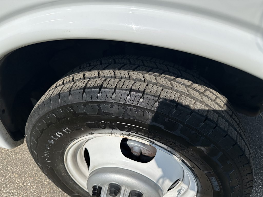 2021 GMC Savana Image 5