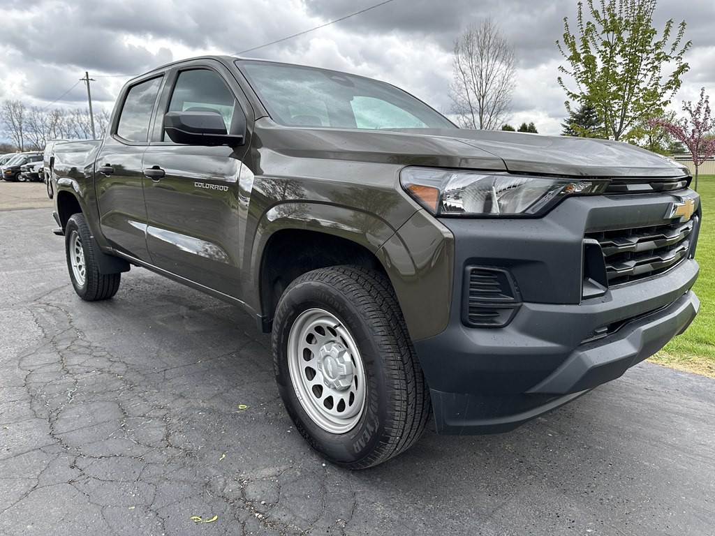 2024 Chevrolet Colorado Image 2