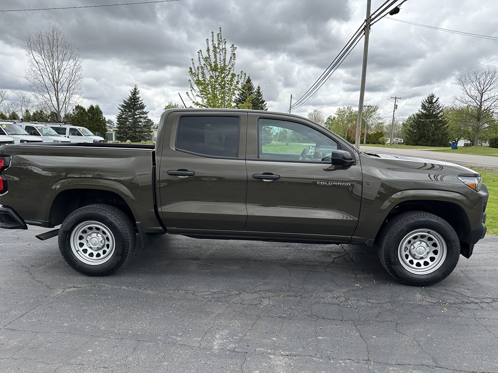 2024 Chevrolet Colorado Image 3