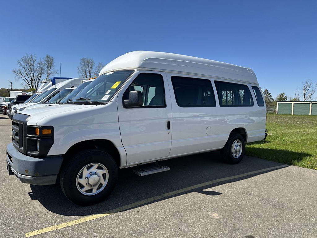 2013 Ford Econoline Image 2