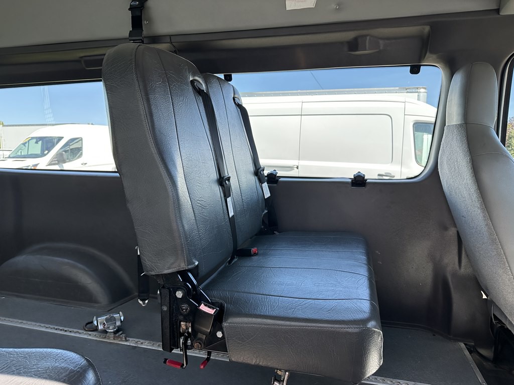 2013 Ford Econoline Image 6