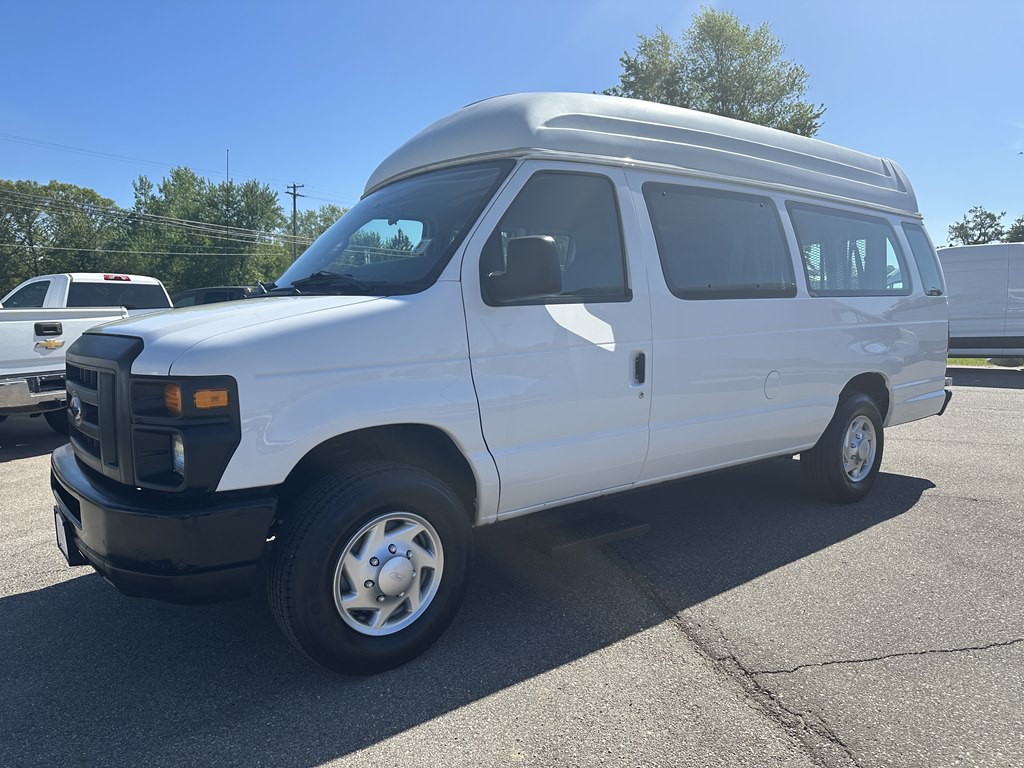 2011 Ford Econoline Image 1