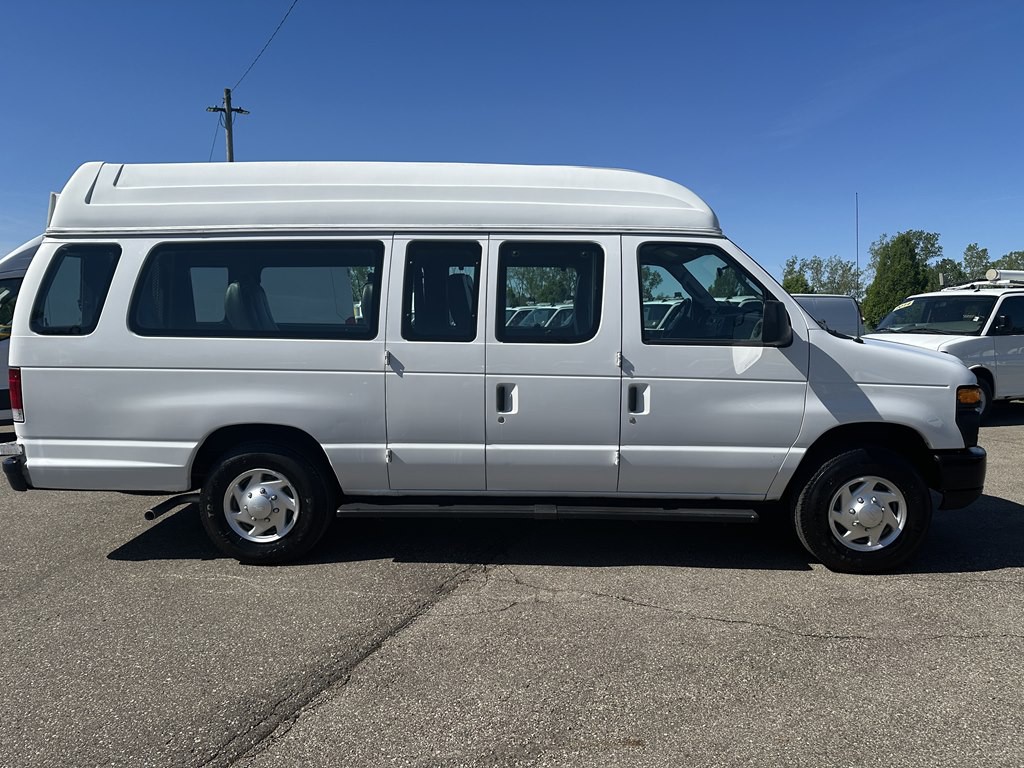 2011 Ford Econoline Image 3