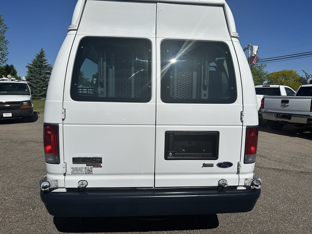 2011 Ford Econoline Image 5