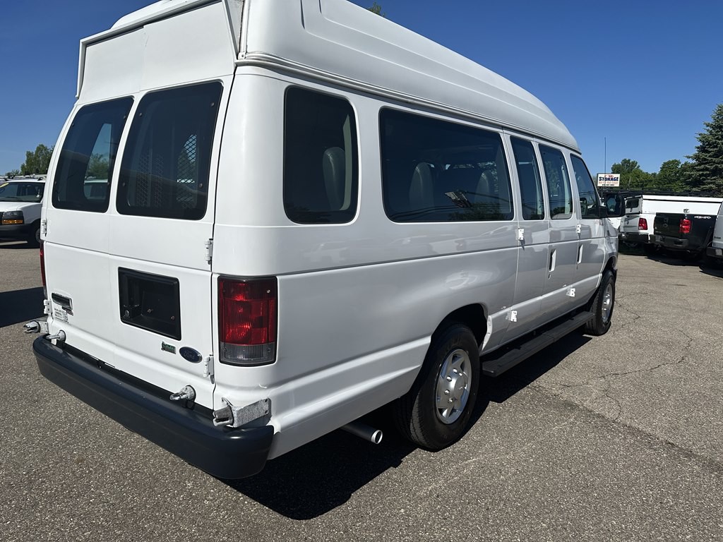 2011 Ford Econoline Image 6