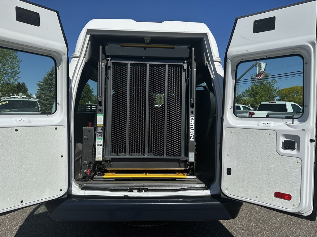 2011 Ford Econoline Image 7