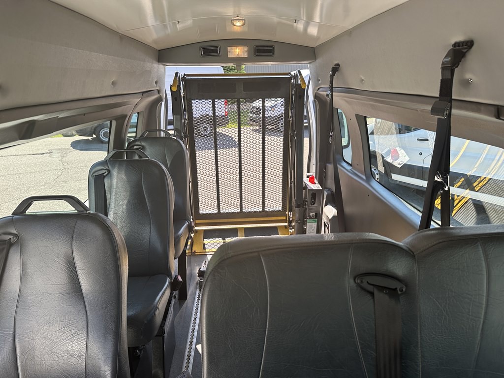 2011 Ford Econoline Image 8