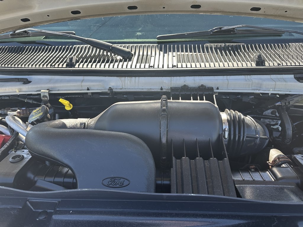2011 Ford Econoline Image 13