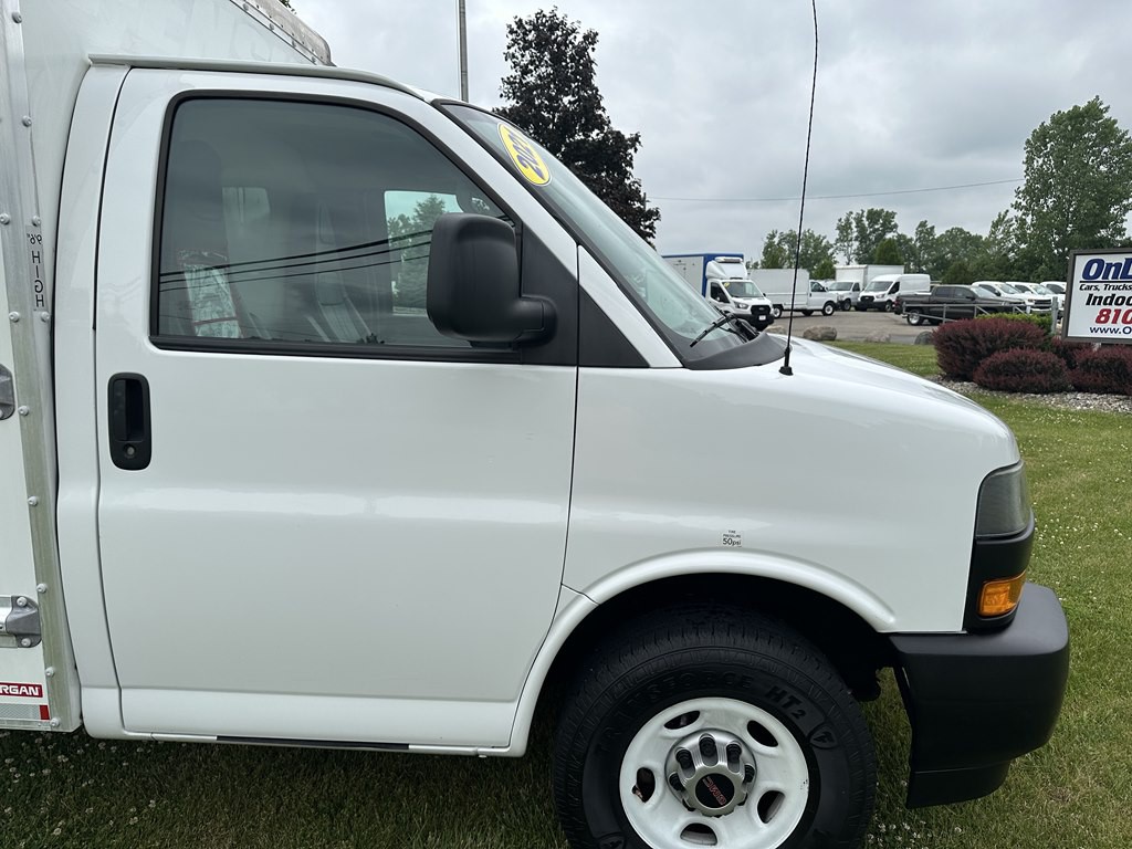 2021 GMC Savana Image 8