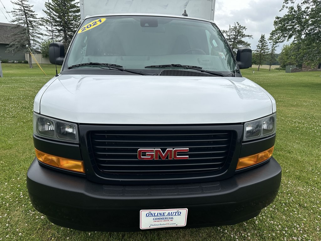 2021 GMC Savana Image 9