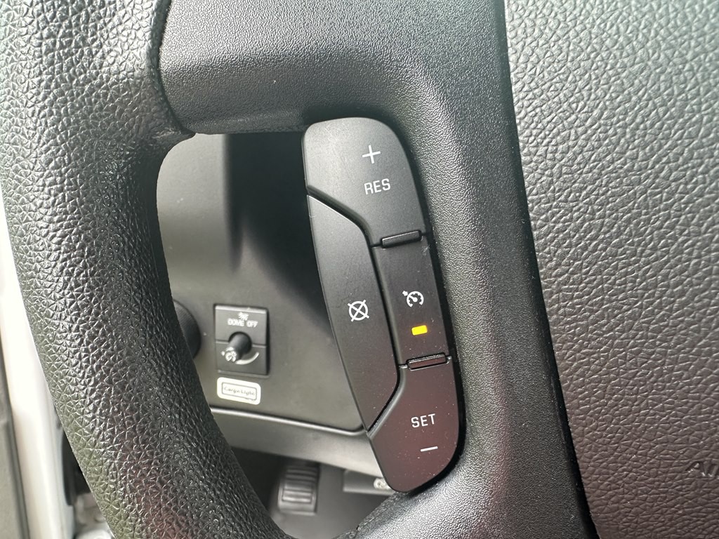 2021 GMC Savana Image 17