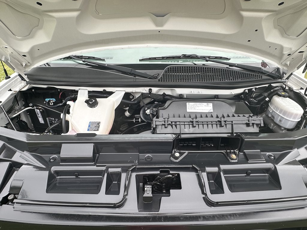 2021 GMC Savana Image 22