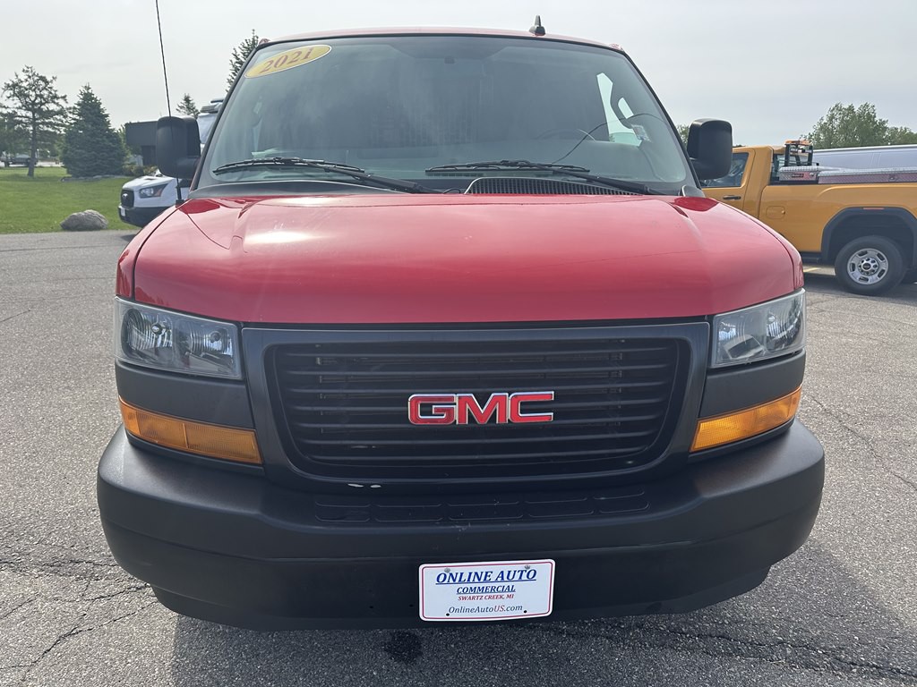 2021 GMC Savana Image 3