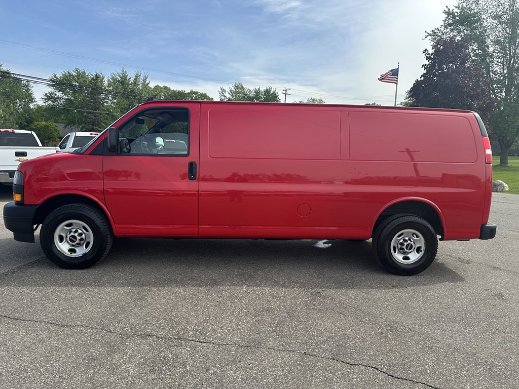 2021 GMC Savana Image 4