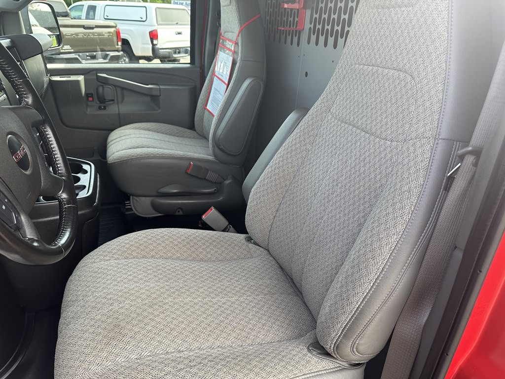 2021 GMC Savana Image 10
