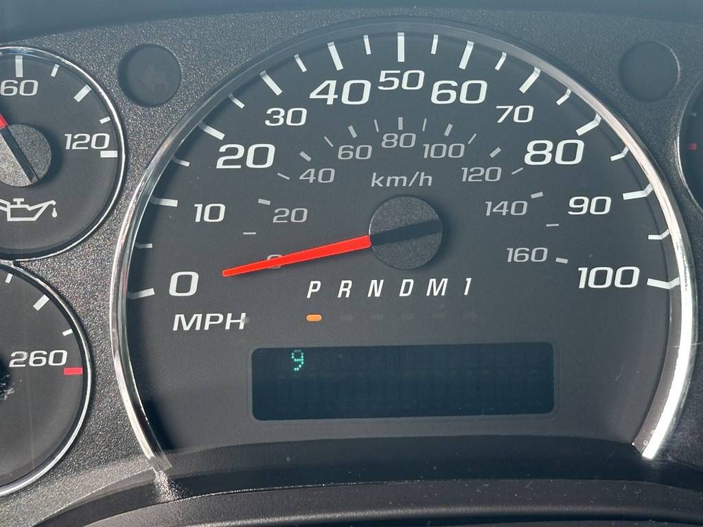 2021 GMC Savana Image 13