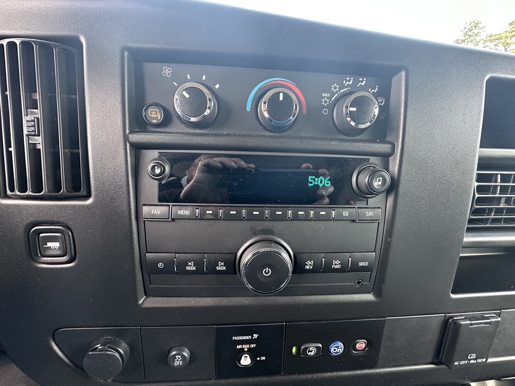 2021 GMC Savana Image 14