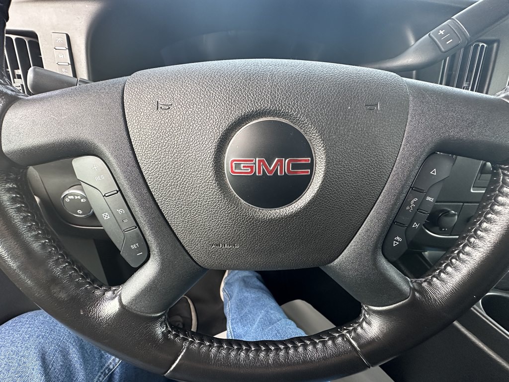 2021 GMC Savana Image 16