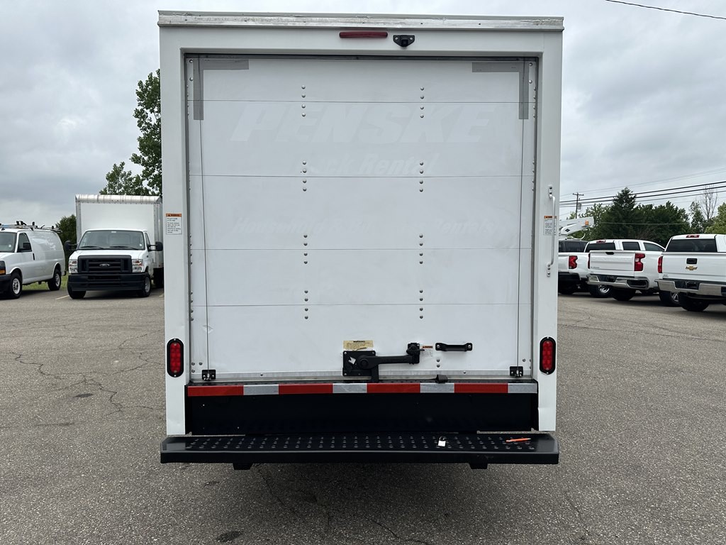 2021 GMC Savana Image 7