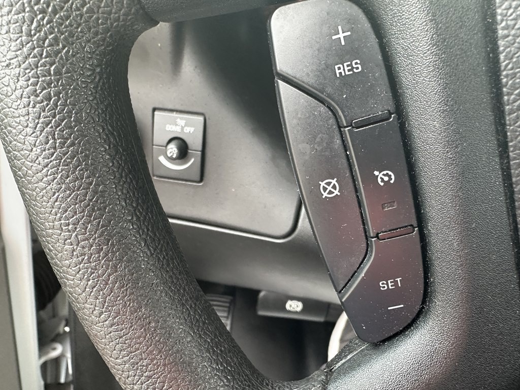 2021 GMC Savana Image 17