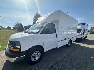 Image for 2018 Chevrolet Express G3500 12' BOX CUBE ID: 7411505