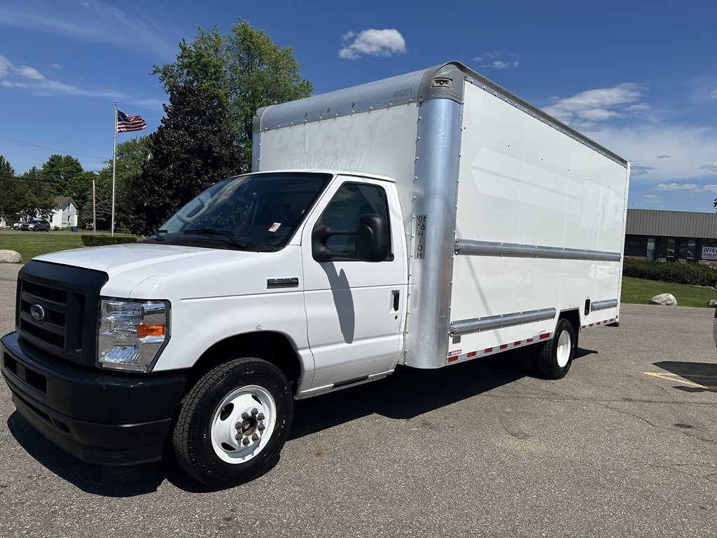 2022 Ford Econoline Image 1