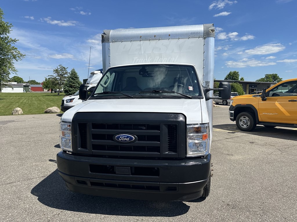 2022 Ford Econoline Image 2