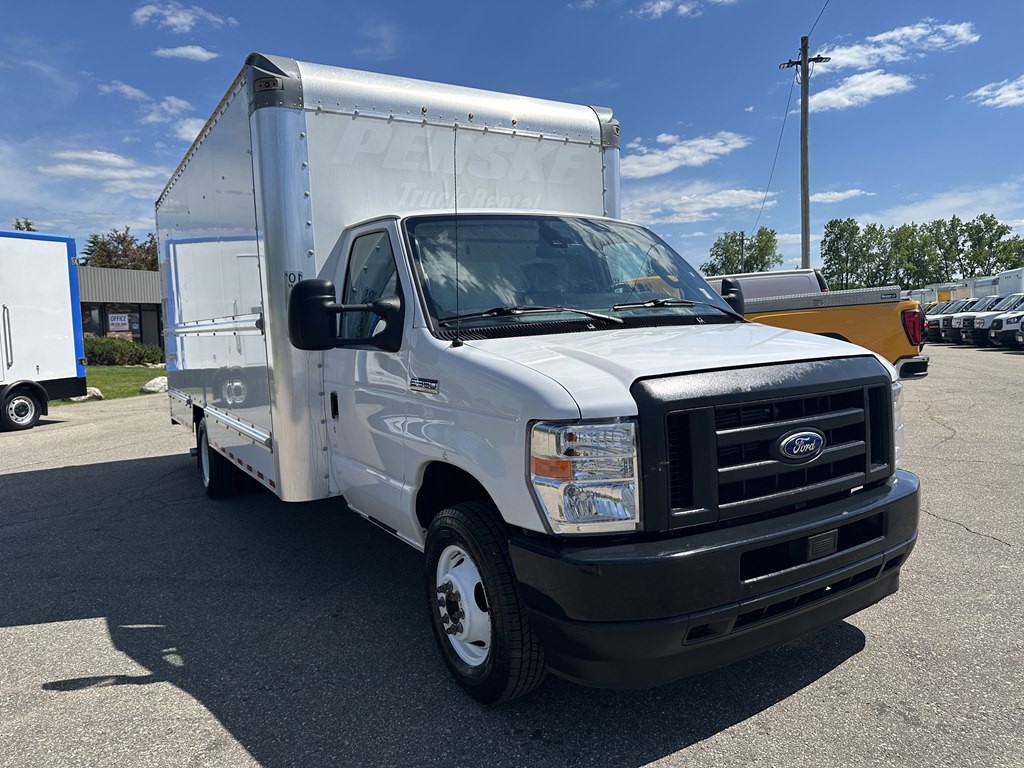 2022 Ford Econoline Image 3