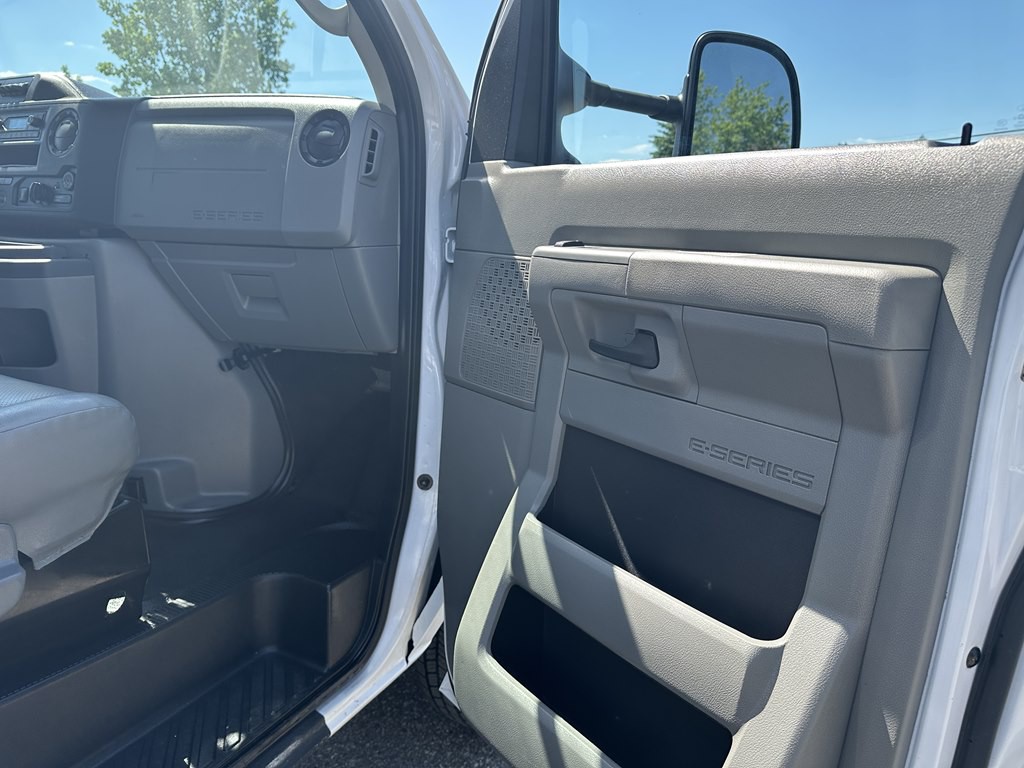 2022 Ford Econoline Image 6