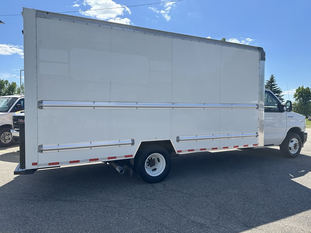 2022 Ford Econoline Image 7