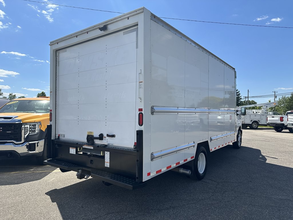 2022 Ford Econoline Image 8