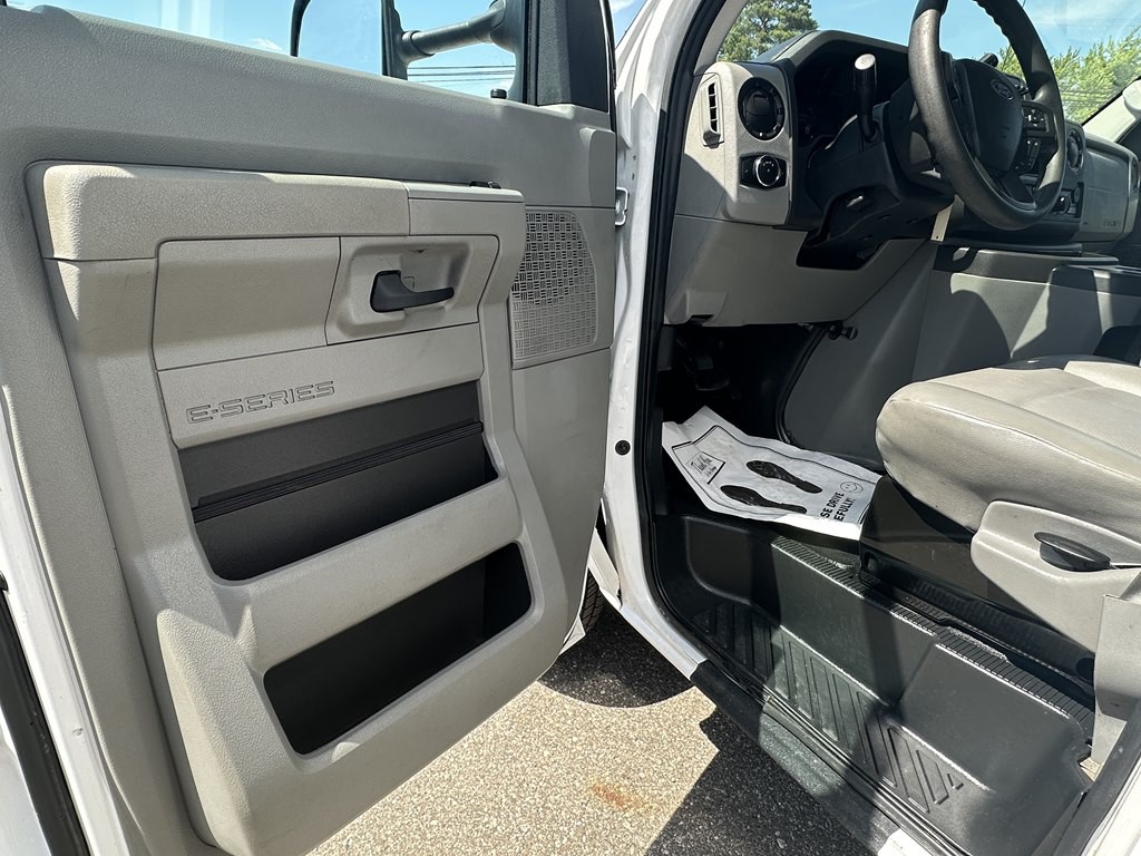 2022 Ford Econoline Image 19