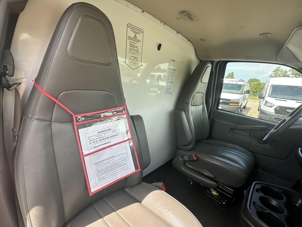 2021 GMC Savana Image 4