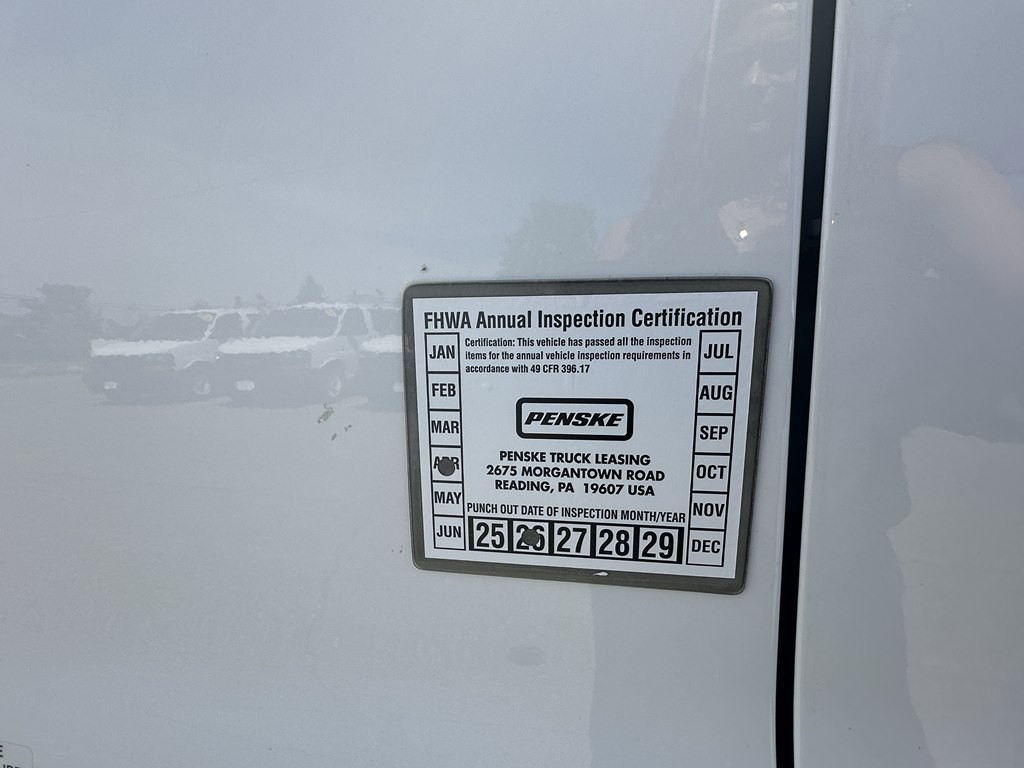 2021 GMC Savana Image 13