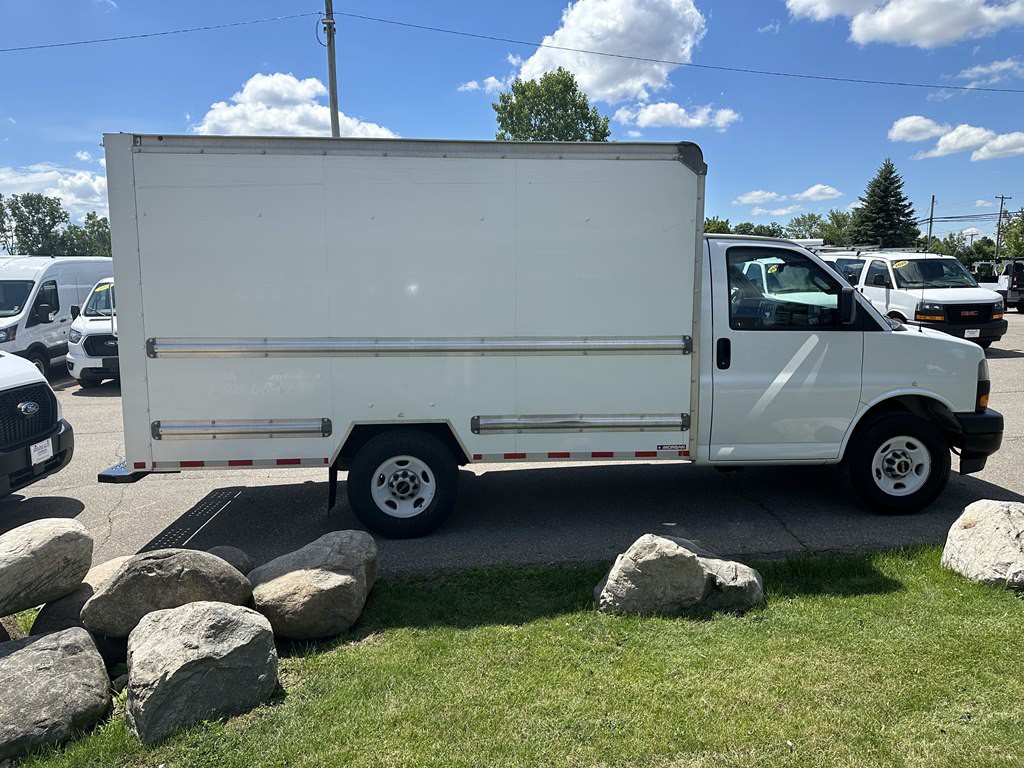 2021 GMC Savana Image 7