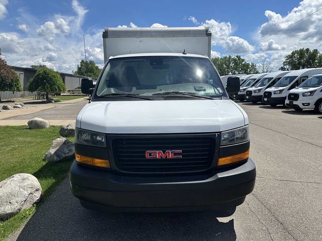 2021 GMC Savana Image 9