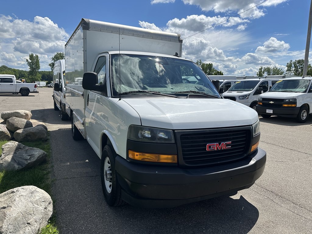 2021 GMC Savana Image 17