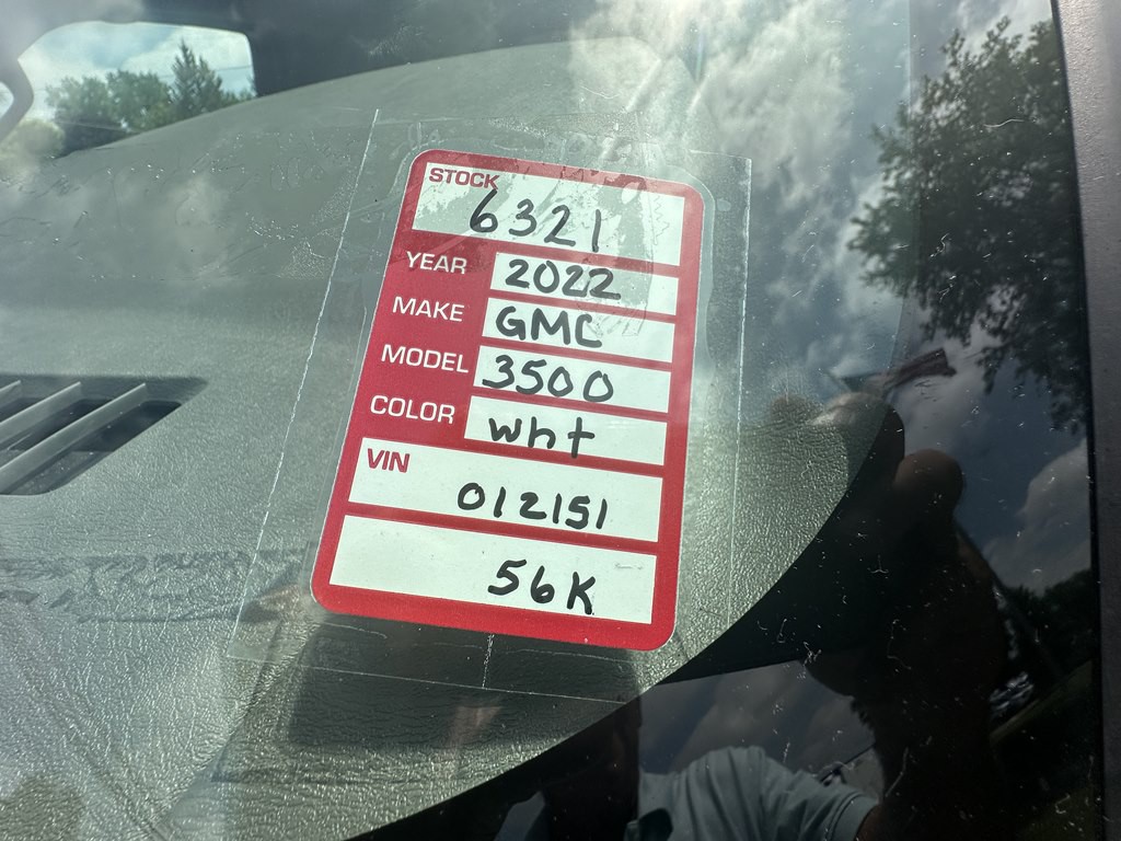 2022 GMC Savana Image 20