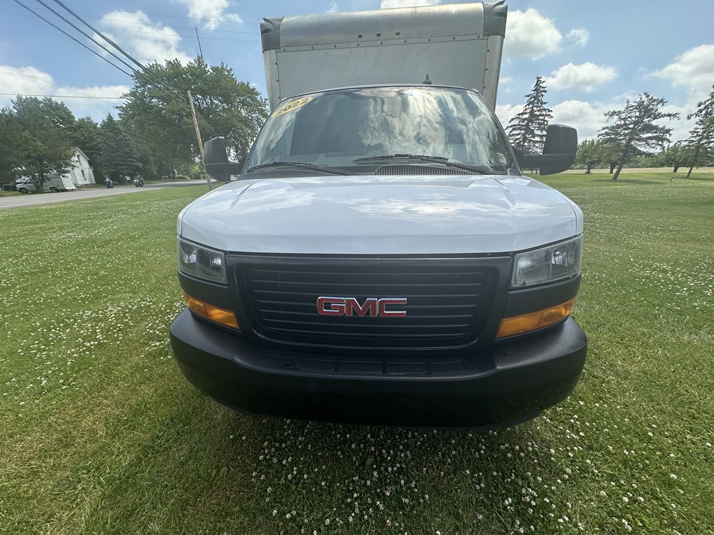 2022 GMC Savana Image 16